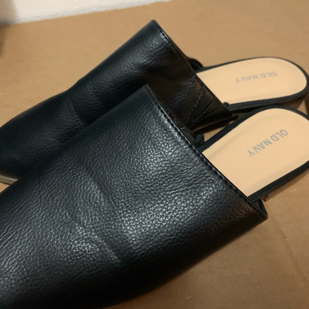 Brand new Old Navy mules size 8